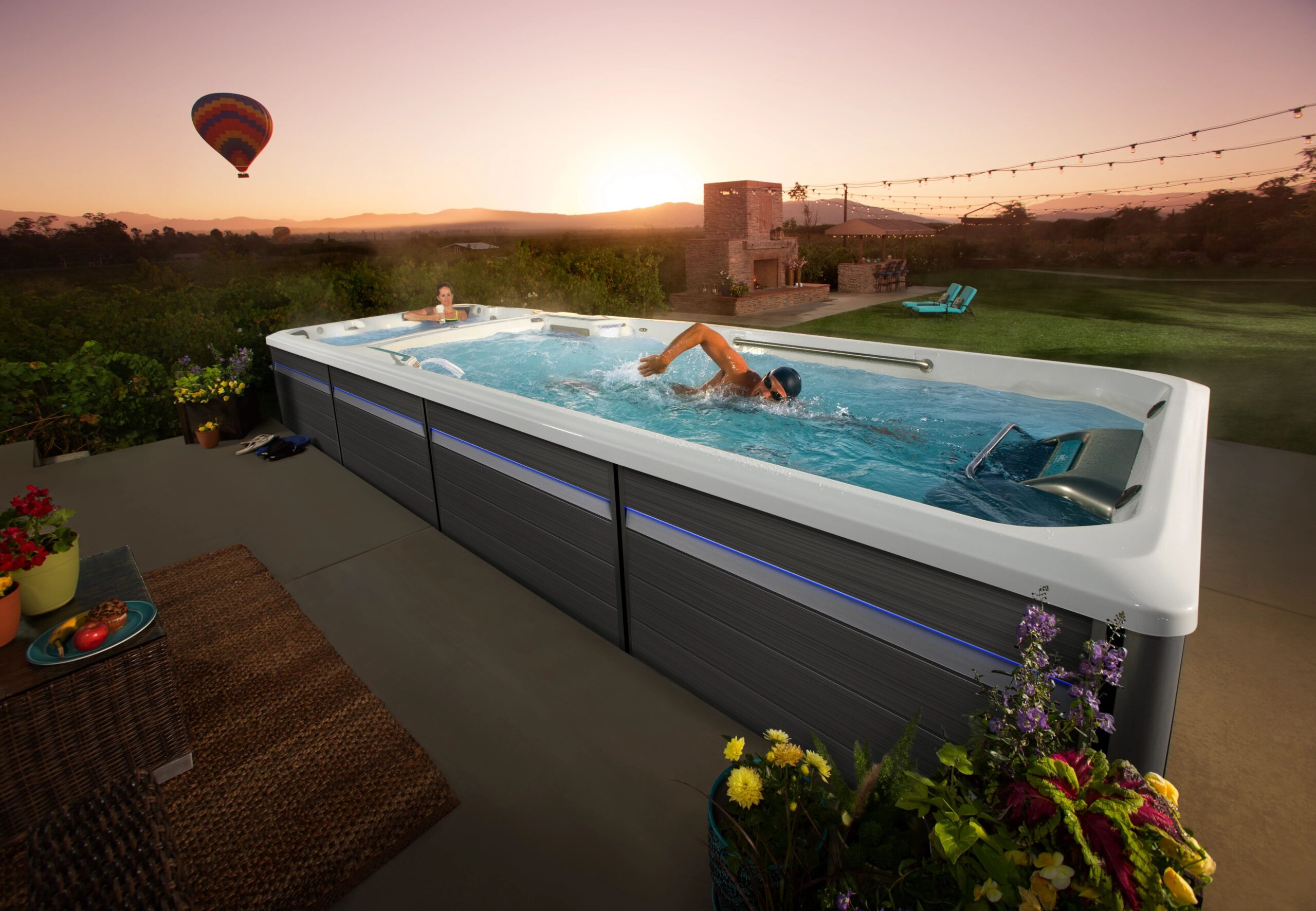 EP FitnessSystems 2023 E2000 AlpineWhite Gray Lifestyle Wide Balloon 02